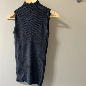 ELIE TAHARI Classic Chic 100% wool Vest